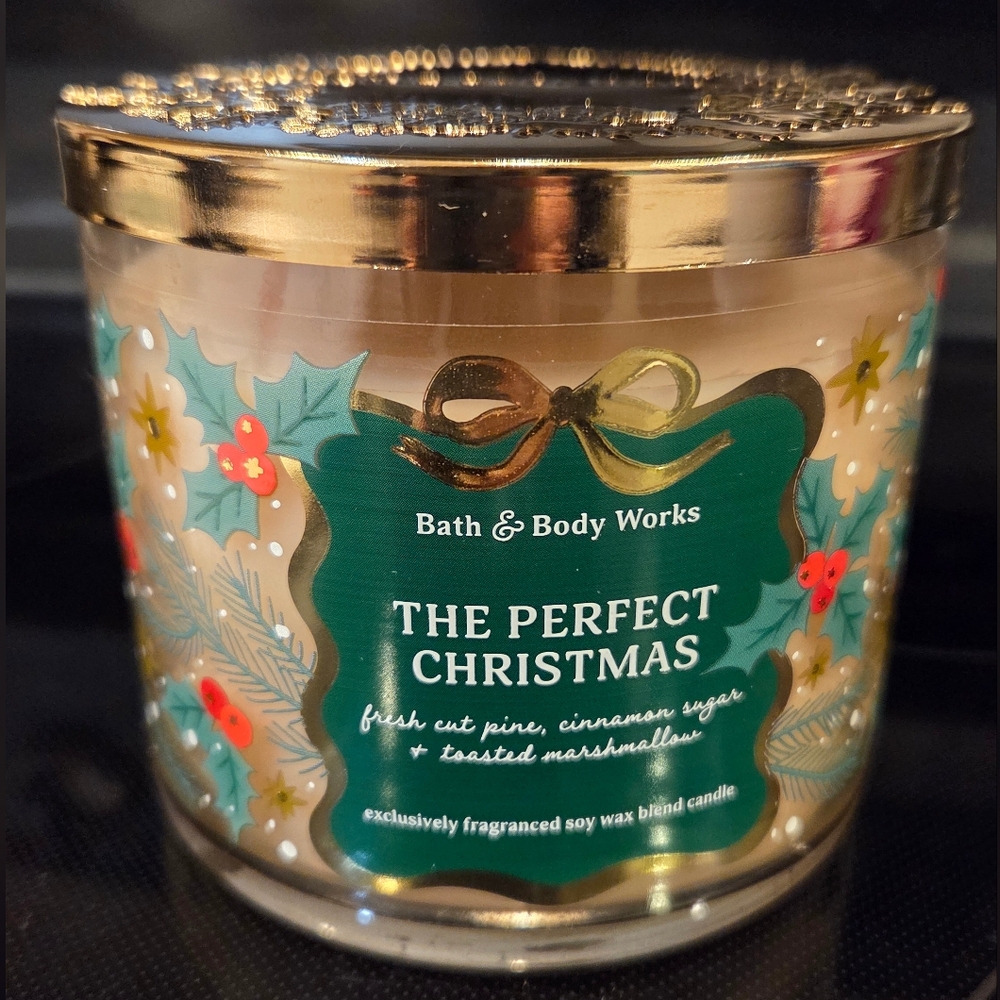 Bath & Body Works "The Perfect Christmas" Candle 14.5oz